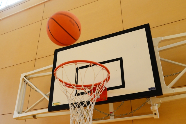 バスケットボールのシュートのイメージ画像